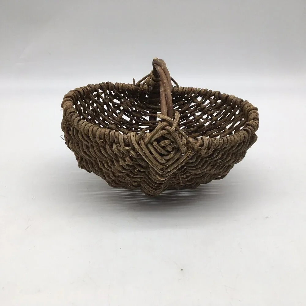 Vtg Primitive Eye of God Buttock Gathering Basket Handwoven Rustic Grapevine 9”